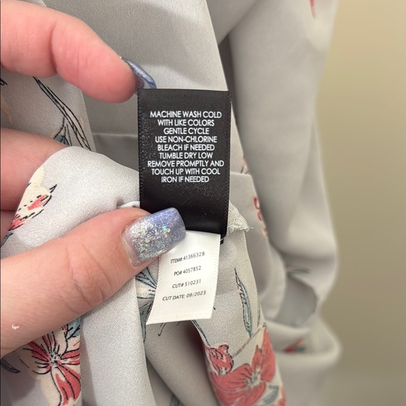 Torrid Women’s Short Sleeve Blue Floral‎ Button Harper Blouse Plus size 4X - Picture 5 of 8